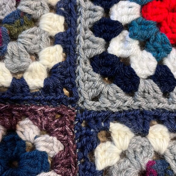 (HD) Crochet Granny Square Afghan Lap Throw - Picture 4 of 7